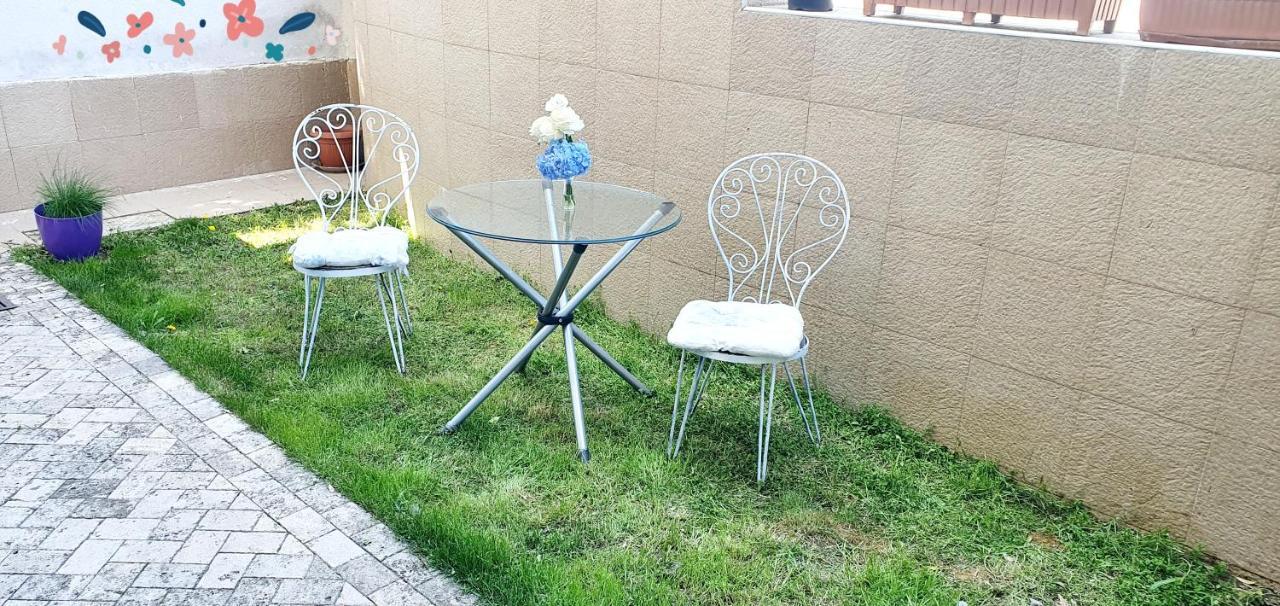 Хотел Дани 산단스키 외부 사진